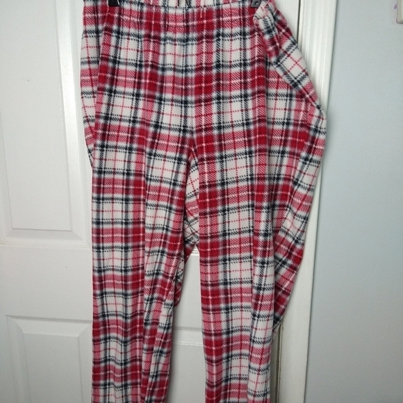 Croft and Barrow red black plaid pj/ lounge wear pants. Elastic waist. Size XL - Picture 1 of 6